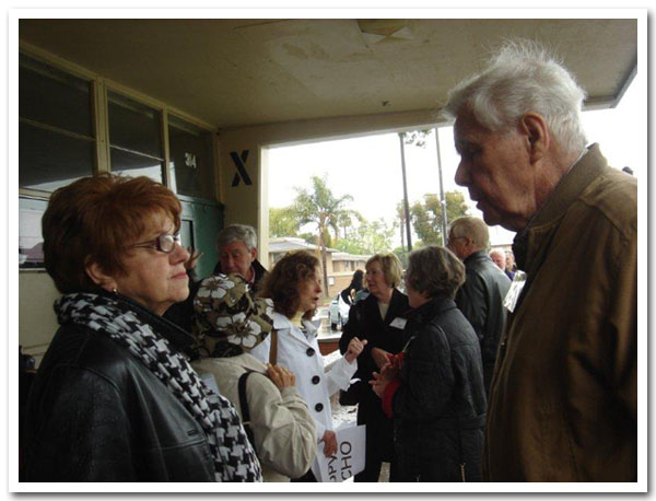 Sandy Foreman, Tom Sexton